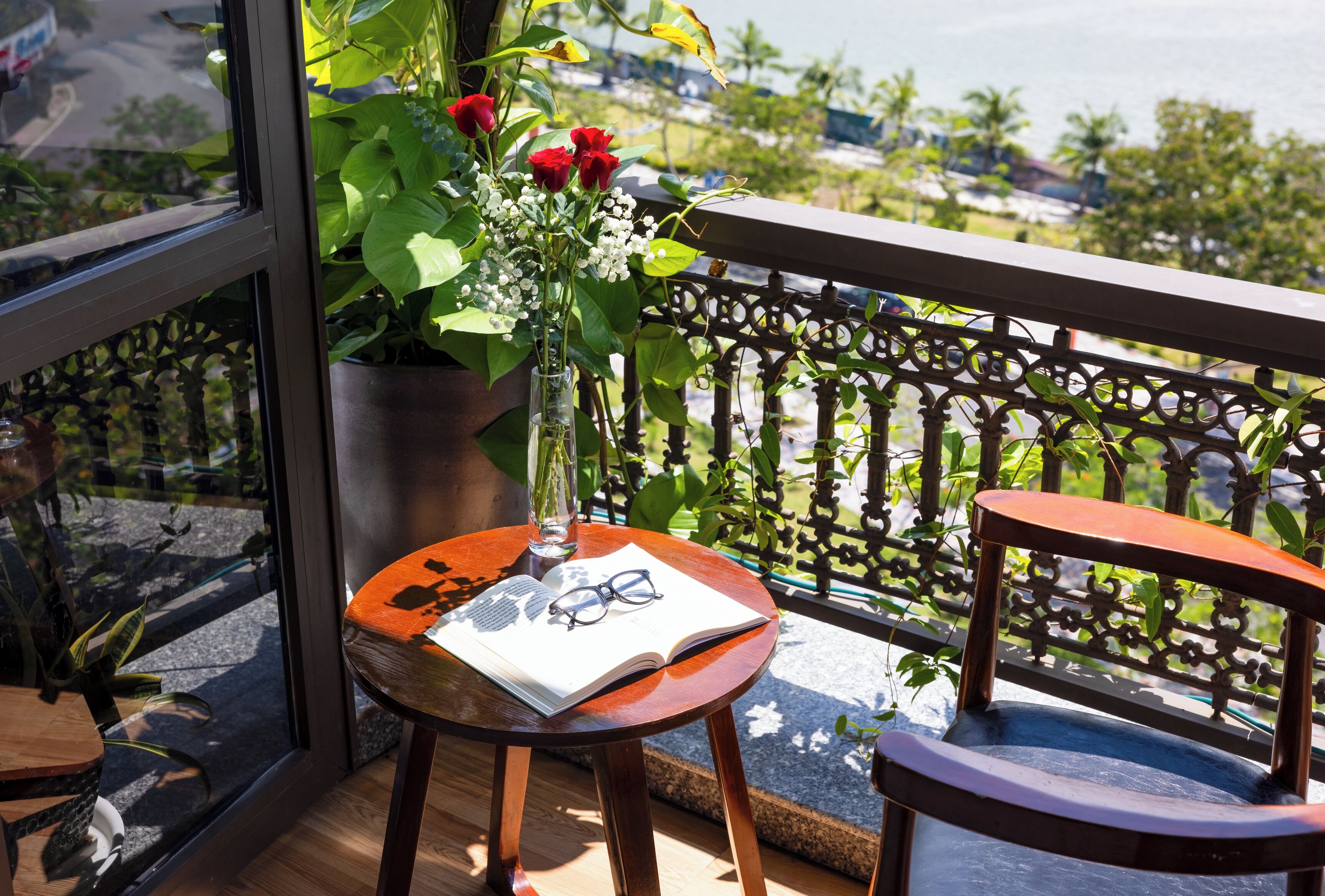Deluxe Double Room, 1 Queen Bed, Sea View | Minibar, desk, free WiFi