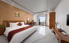 Chambre Double Deluxe, 1 grand lit, vue mer | Minibar, bureau, Wi-Fi gratuit