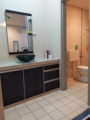 Family Apartment, 1 Bedroom | Bathroom | Shower, free toiletries, shampoo - The Domain Cyberjaya (Cyberjaya)