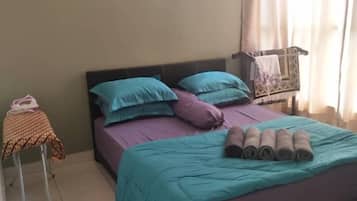 Apartemen Keluarga, 1 kamar tidur | 1 kamar tidur, dilengkapi dengan perabotan berbeda-beda, dan meja kerja