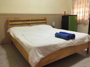 Habitación estándar doble | Escritorio, wifi gratis, ropa de cama