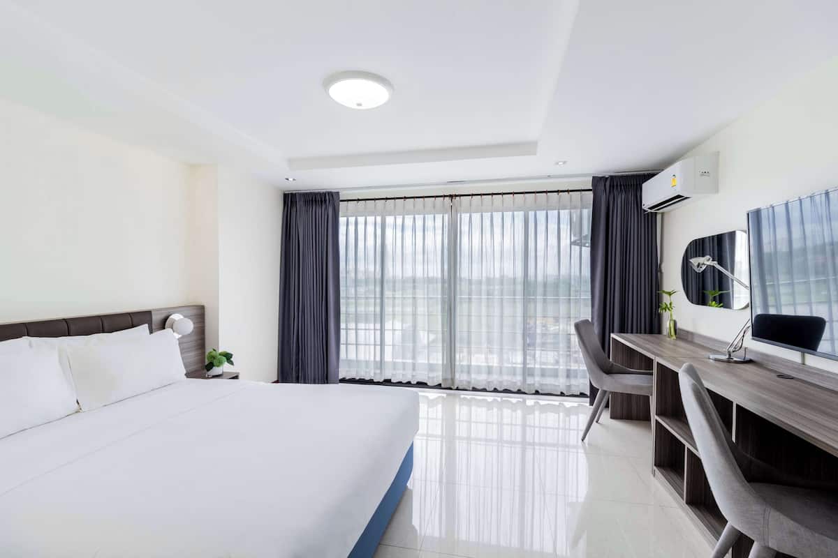 1 bedroom, free minibar, in-room safe, individually decorated