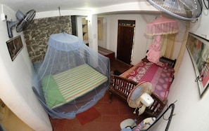 Free WiFi, bed sheets