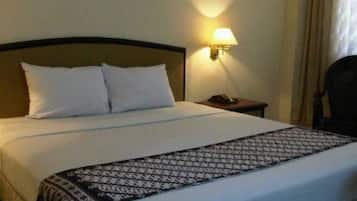 Standard Room, 1 Double or 2 Single Beds | Desk, rollaway beds, free WiFi
