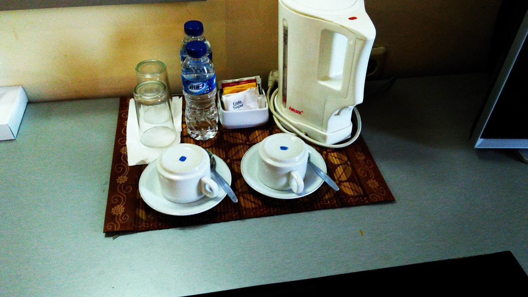 Standard Room, 1 Double or 2 Twin Beds | Coffee and/or coffee maker