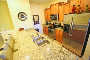 Family Townhome, Private Pool, Garden Area | Shared kitchen facilities