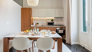 茶具/咖啡用具、冰箱、微波炉、烤箱