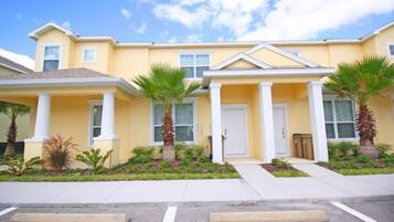 Bagian depan properti