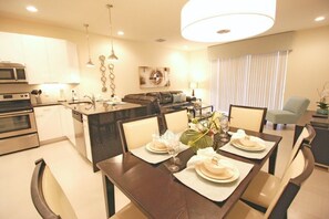 Family dining - Fv57846 - Serenity - 3 Bed 3 Baths Townhome (Clermont)