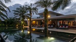 Terrace/patio - SuperNova Private Boutique Retreat Villa (Canggu)