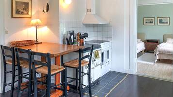 3 habitaciones, cuna de viaje, wifi gratis y ropa de cama
