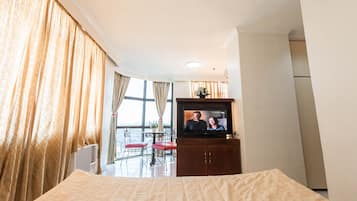 Senior Executive (Triple Occupancy) | Desk, free WiFi, bed sheets