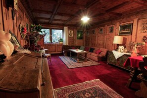 Coin salon dans le hall