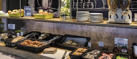 Daily buffet breakfast (EUR 9.90 per person)