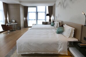 Free minibar items, desk, free WiFi, wheelchair access - Novotel Deqing Moganshan (Huzhou)