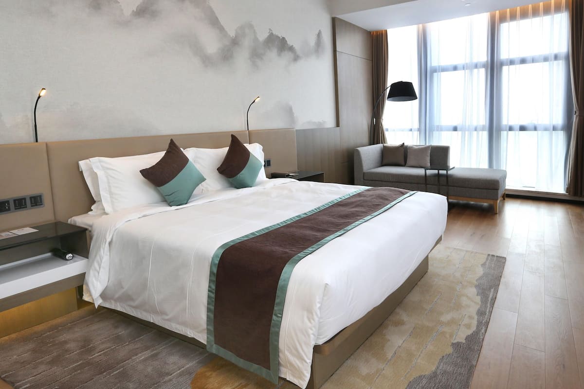 Artículos del minibar gratis, escritorio y wifi gratis