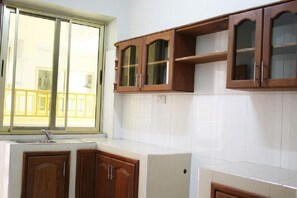 Private kitchen - Nasra Estate (Dar es Salaam)