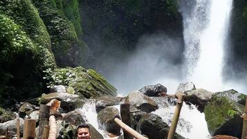 Pool waterfall