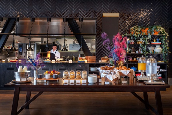 Daily buffet breakfast for a fee