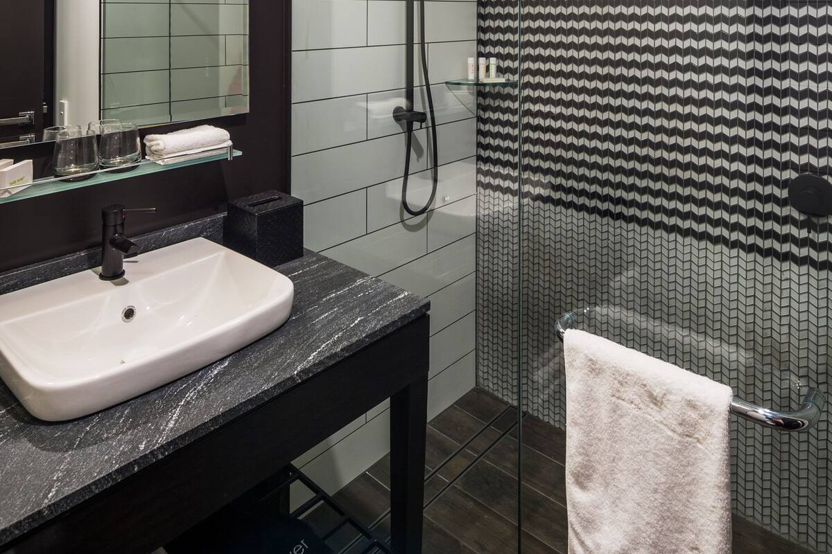 shower, rainfall showerhead, eco-friendly toiletries, hair dryer