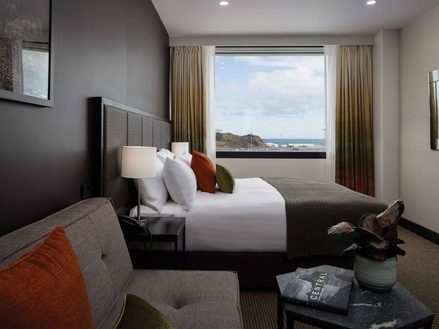 Hypo-allergenic bedding, minibar, in-room safe, blackout curtains