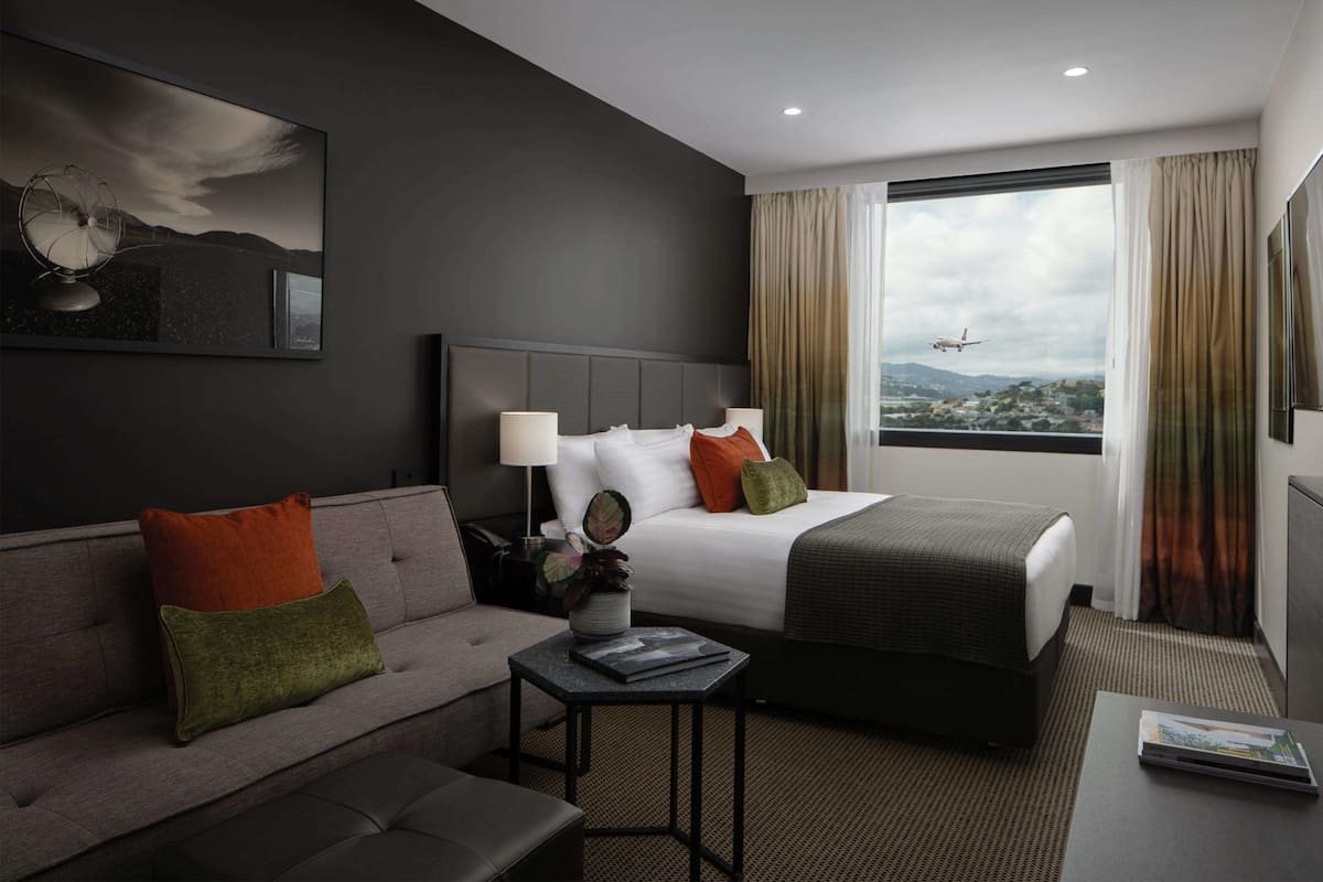 Superior King Room - North | Hypo-allergenic bedding, minibar, in-room safe, blackout drapes