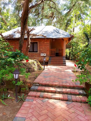 Exterior - OmBodhi Retreat (Kumta)