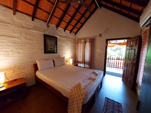 Classic Cottage, 1 Queen Bed, Non Smoking, Partial Sea View | Desk, free WiFi, bed sheets - OmBodhi Retreat (Kumta)