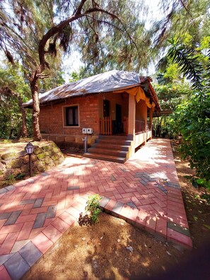 Exterior - OmBodhi Retreat (Kumta)