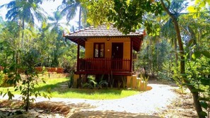 Property grounds - OmBodhi Retreat (Kumta)