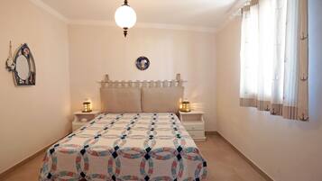 Panoramic Penthouse, Multiple Beds, Sea View | Cribs/infant beds, free WiFi, bed sheets