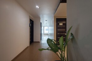 Lobby - Pravasa Hotel by Sapphire, Vadodara (Vadodara)