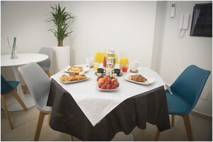 包含每日自助早餐