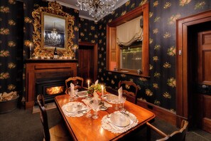Heritage Double | Living area