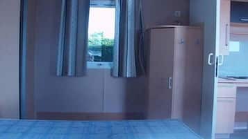 Mobile Home, Accessible (Hélios) | Individually furnished, free cots/infant beds, free WiFi