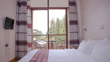 Standard Double Room, 1 Queen Bed, Non Smoking | Desk, free cots/infant beds, free WiFi, bed sheets