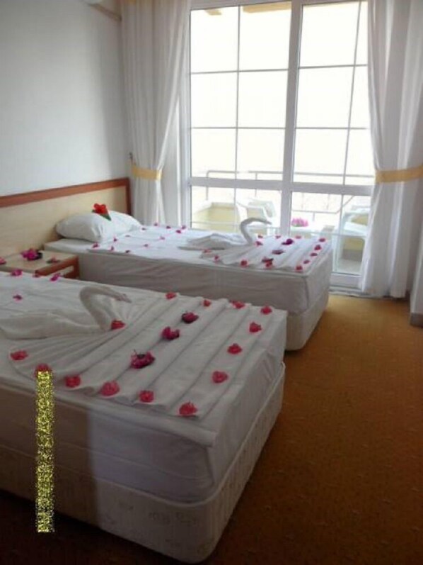 Standard Room | Desk, free WiFi