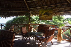 Bar (on property) - Highland Bungalows (Nungwi)