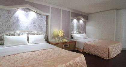 Kings Hotel