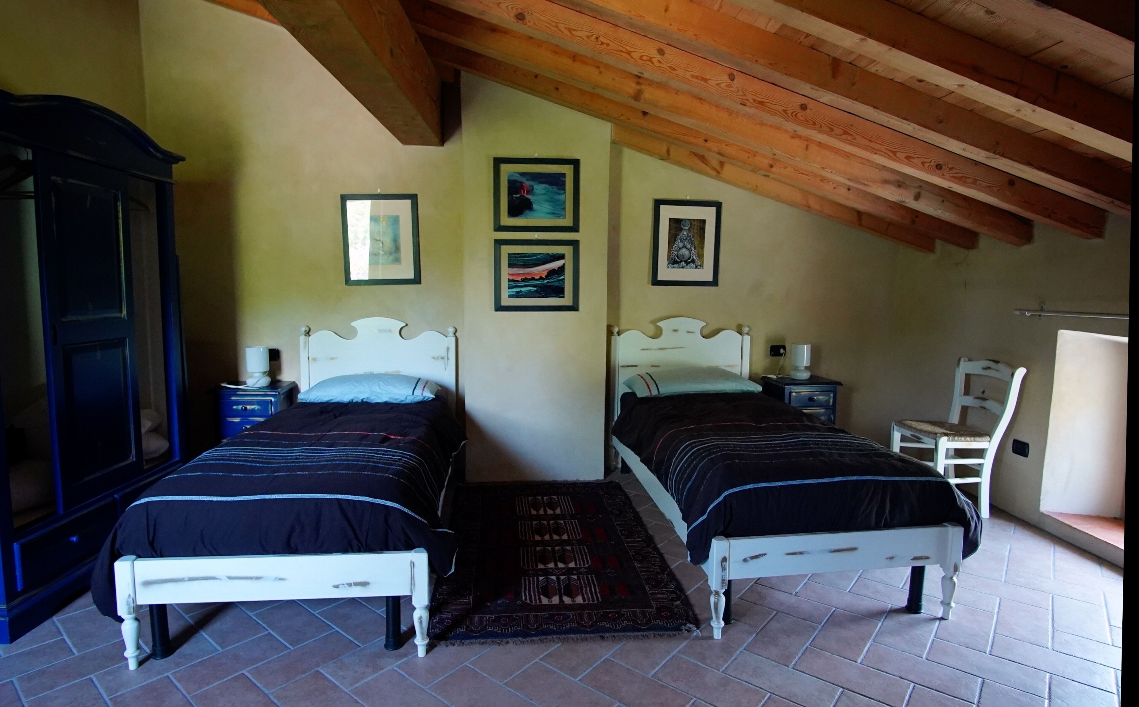 Cribs/infant beds, bed sheets