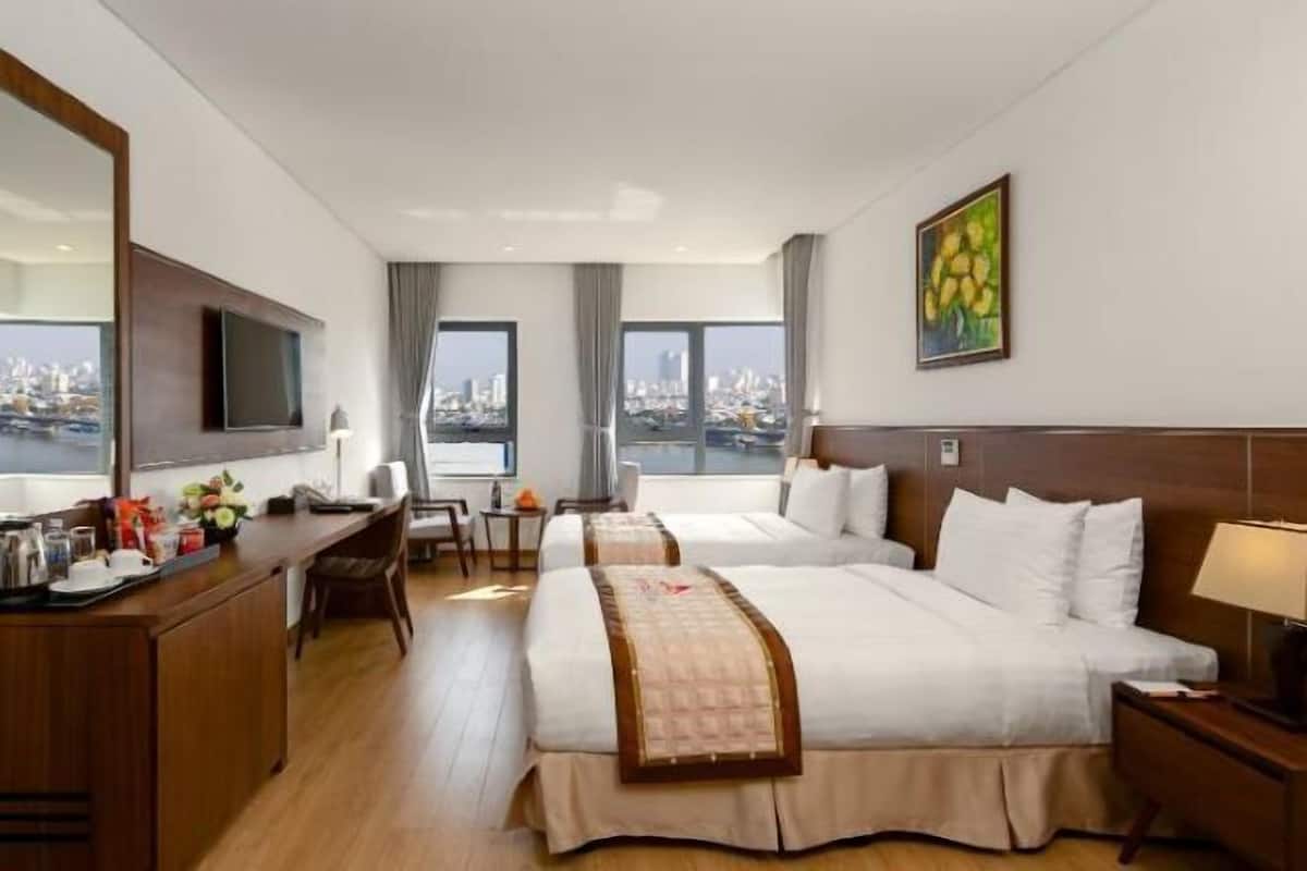 Hypo-allergenic bedding, minibar, in-room safe, individually decorated