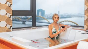 Tina de hidromasaje privada