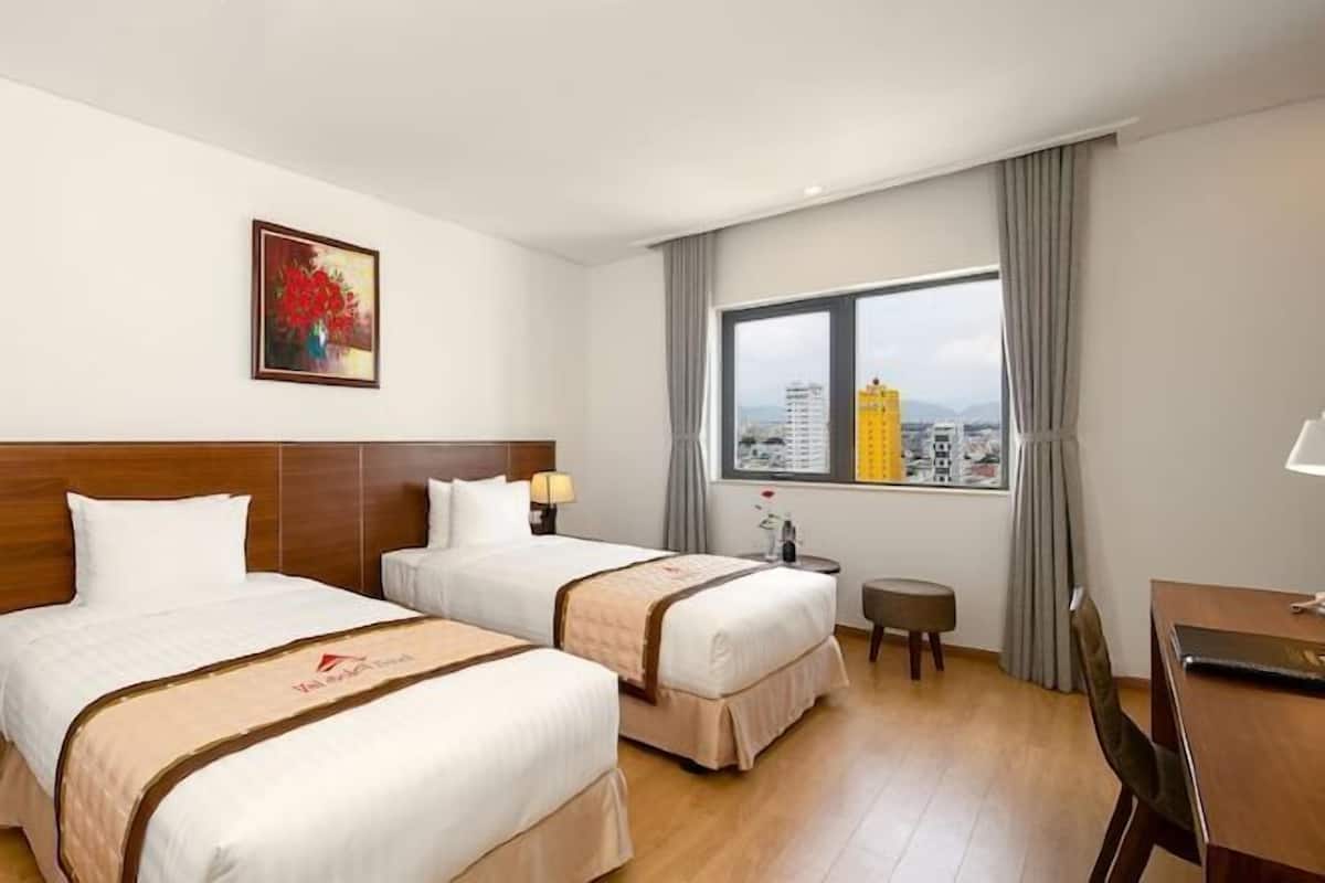 Hypo-allergenic bedding, minibar, in-room safe, individually decorated