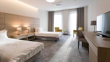 1 bedroom, in-room safe, desk, soundproofing