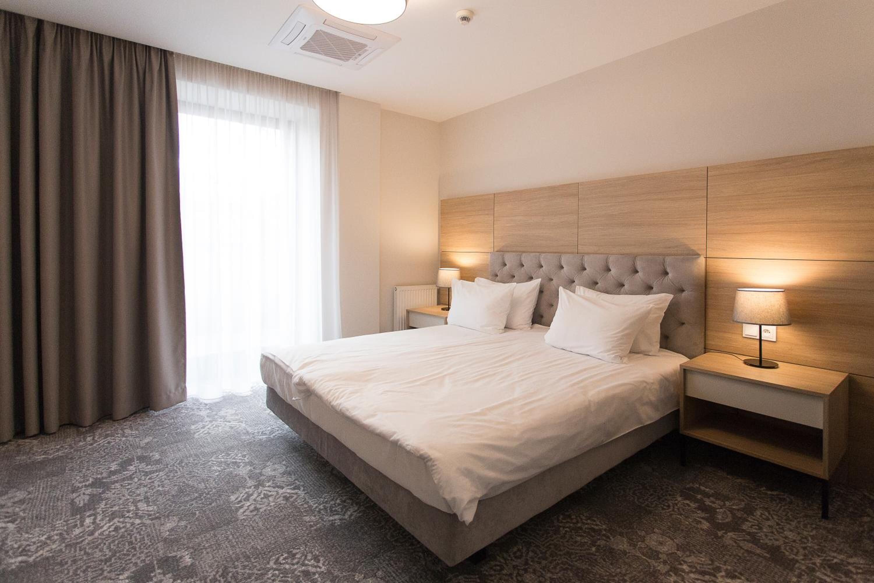 1 bedroom, in-room safe, desk, soundproofing