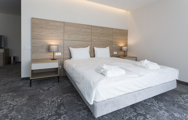 Family Room | In-room safe, desk, soundproofing, iron/ironing board