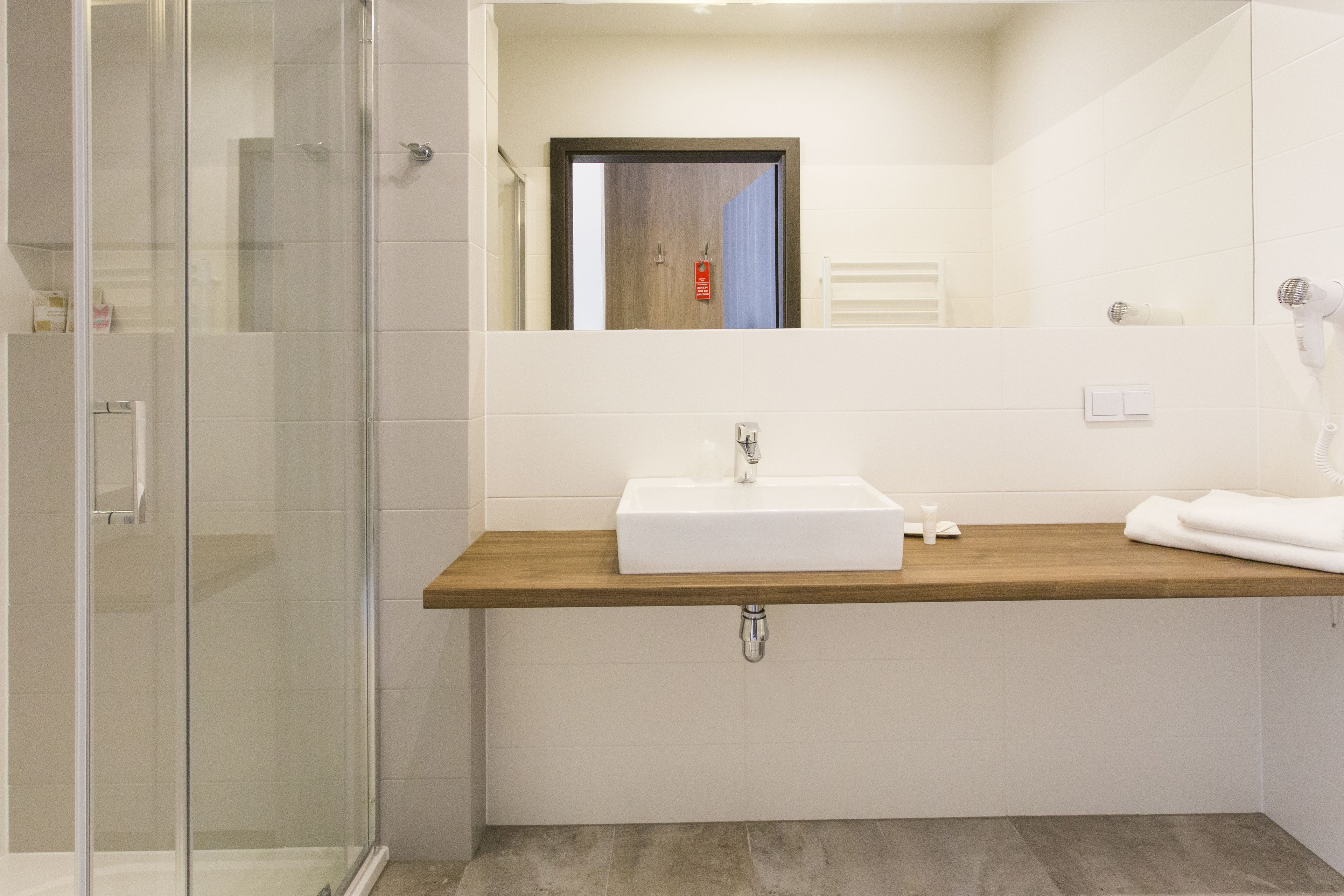 single room | bathroom | shower, free toiletries, hair dryer, towels