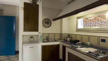 Villa, 5 Bedrooms, Private Pool | Private kitchen | Full-sized fridge, microwave, oven, stovetop