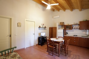 Apartment, Multiple Beds | Private kitchen | Full-sized fridge, stovetop - Casa Vacanze Il Sultano (Santa Croce Camerina)