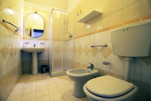 Apartment, 1 Queen Bed with Sofa bed | Bathroom - Casa Vacanze Il Sultano (Santa Croce Camerina)